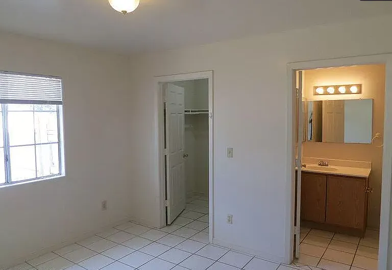 2645 N Dodge Blvd #3 — Photo 7
