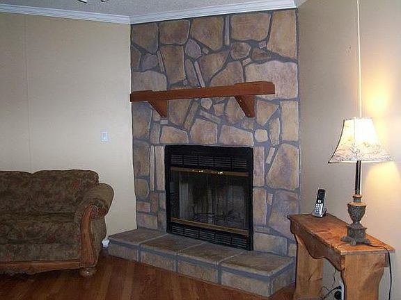 3rd image of 216 Ed Carpenter Rd
