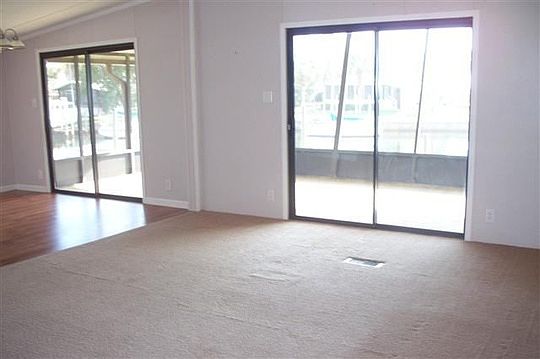 4th image of 27 Connie Dr