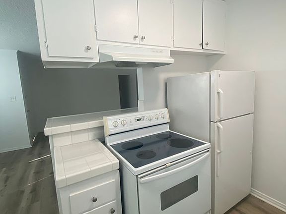 5th image of 328 Coronado Ave #2