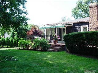 5th image of 161 Bristol Dr