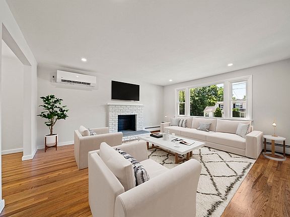 3rd image of 21 Pauline St