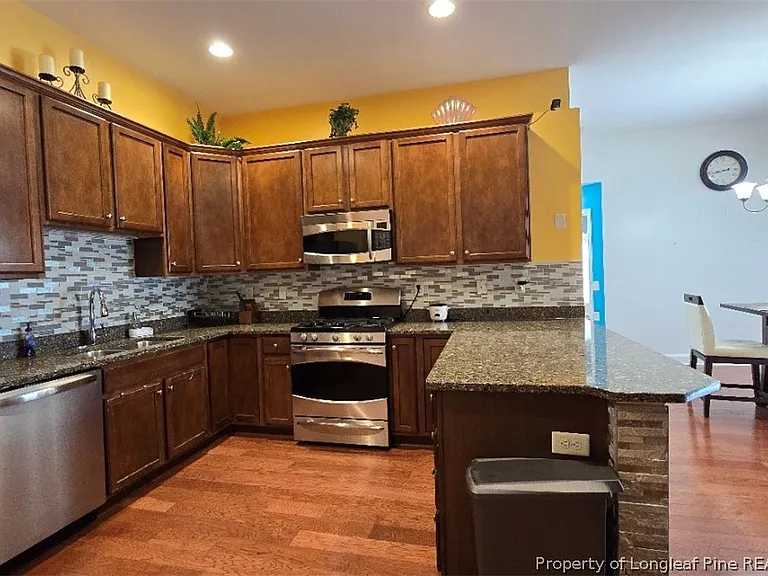 127 Nandina Ct — Photo 16