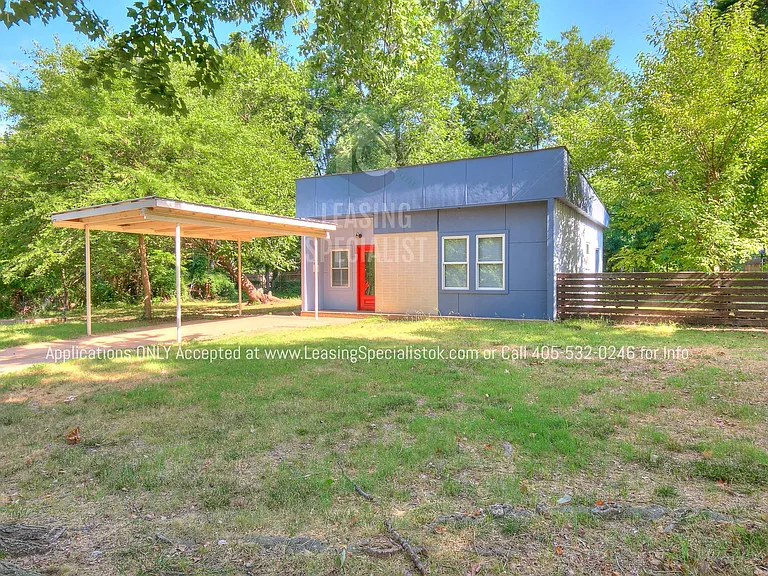 1025 Parsons St — Photo 5