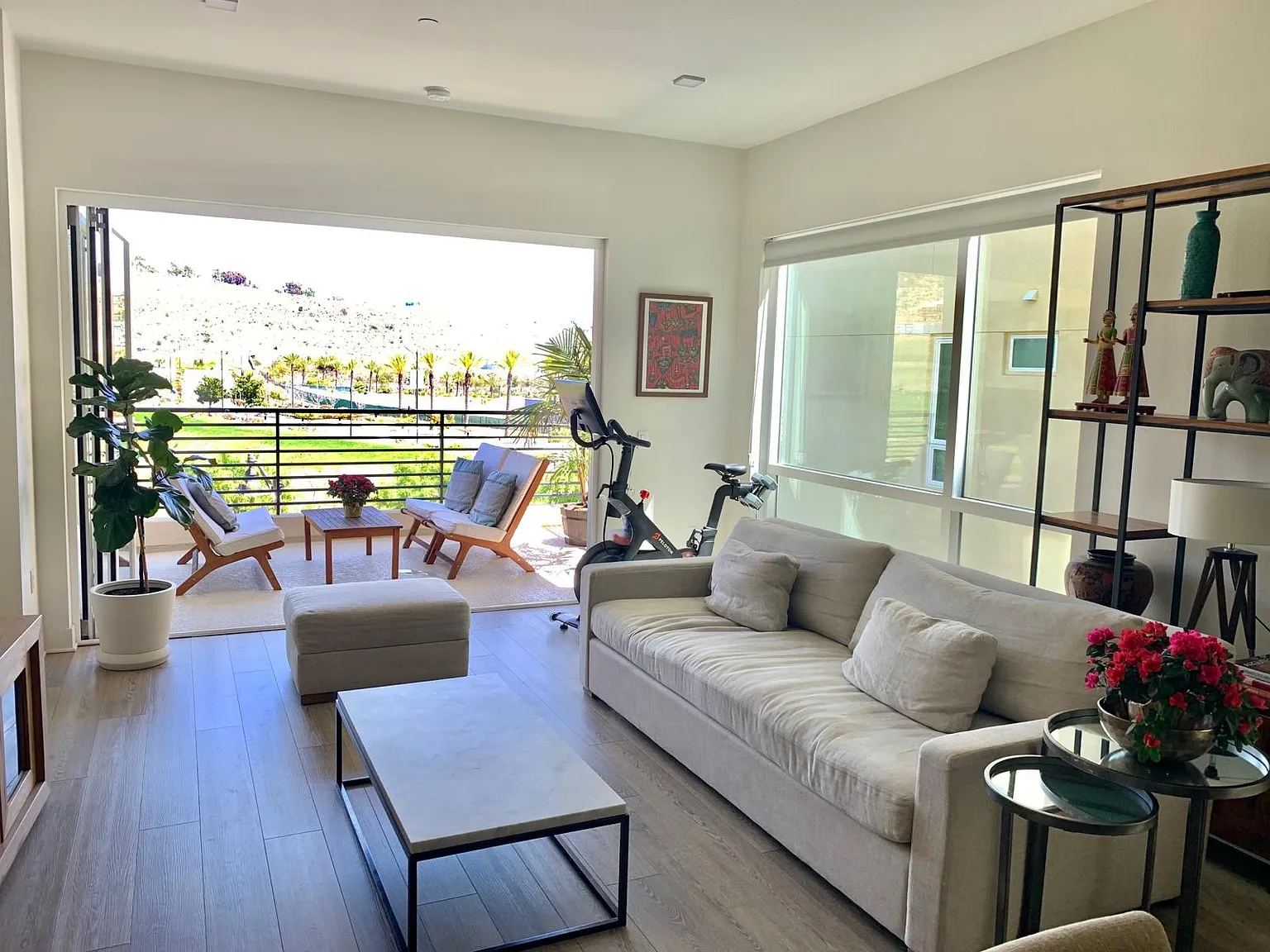 3 bed, 2.5 bath, 1600 sqft, $5,250 — Photo 3