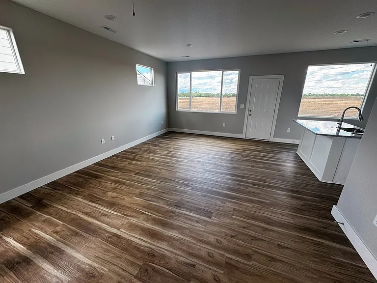 734 E Briarbrook Ct — Photo 16