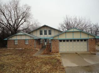 127 Edgewood Rd, Eufaula, OK 74432