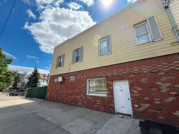1902 Stillwell Avenue image 1 of 25