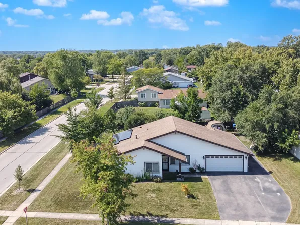 5400 Martin Ln, Hanover Park, IL 60133