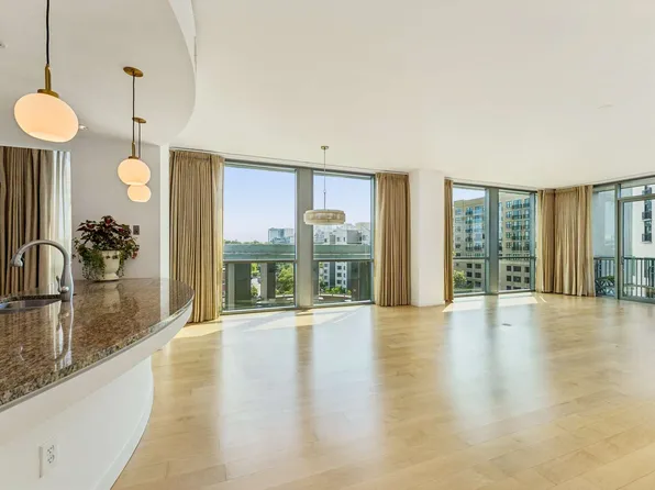 900 20th Ave S APT 714, Nashville, TN 37212