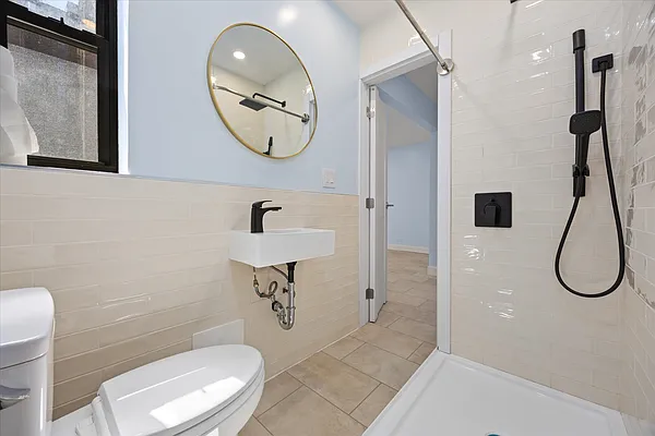 Bathroom, photo 2