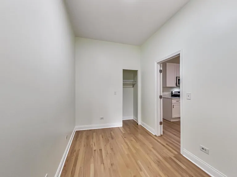 819 S Carpenter St #1F — Photo 10