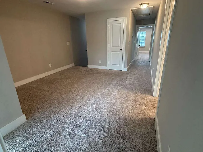 1752 Eastfall St — Photo 18