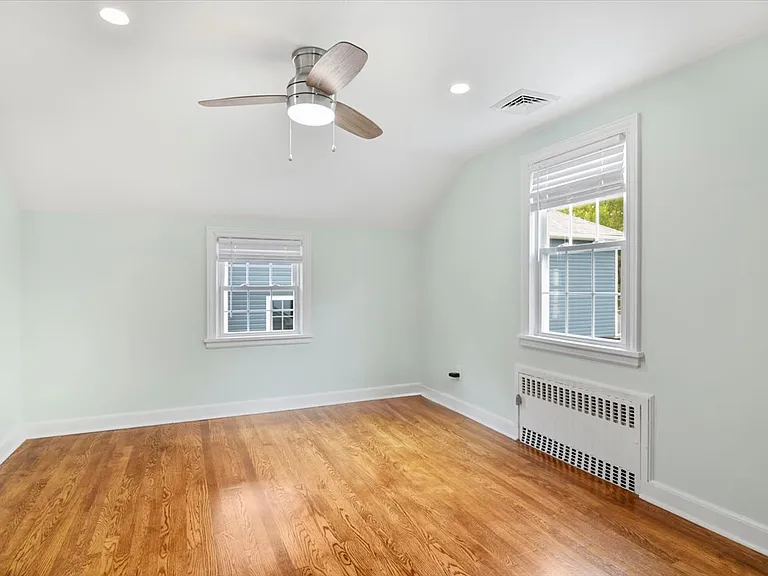 36 Amelia Ave — Photo 13