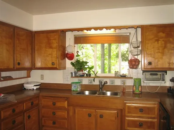 619 N Wilderness Dr, Sanger, CA 93657
