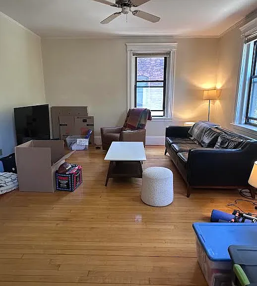 4-1100 Beacon St — Photo 1