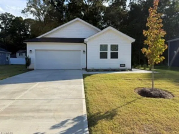 1245 Woody Dr, Graham, NC 27253