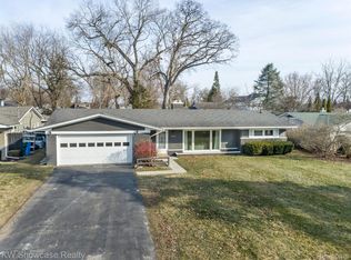 8634 Golfside Dr, Commerce Township, MI 48382