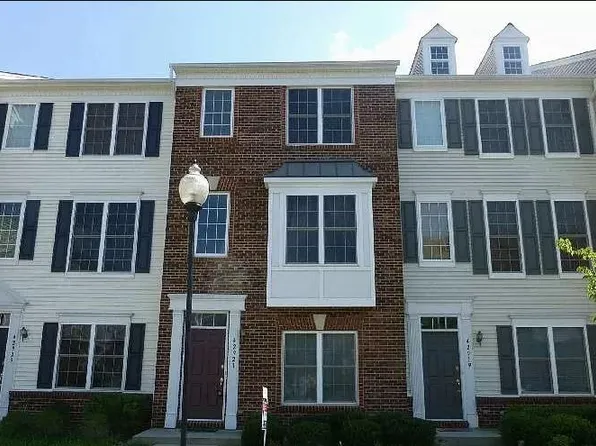 42921 McComas Ter, Chantilly, VA 20152