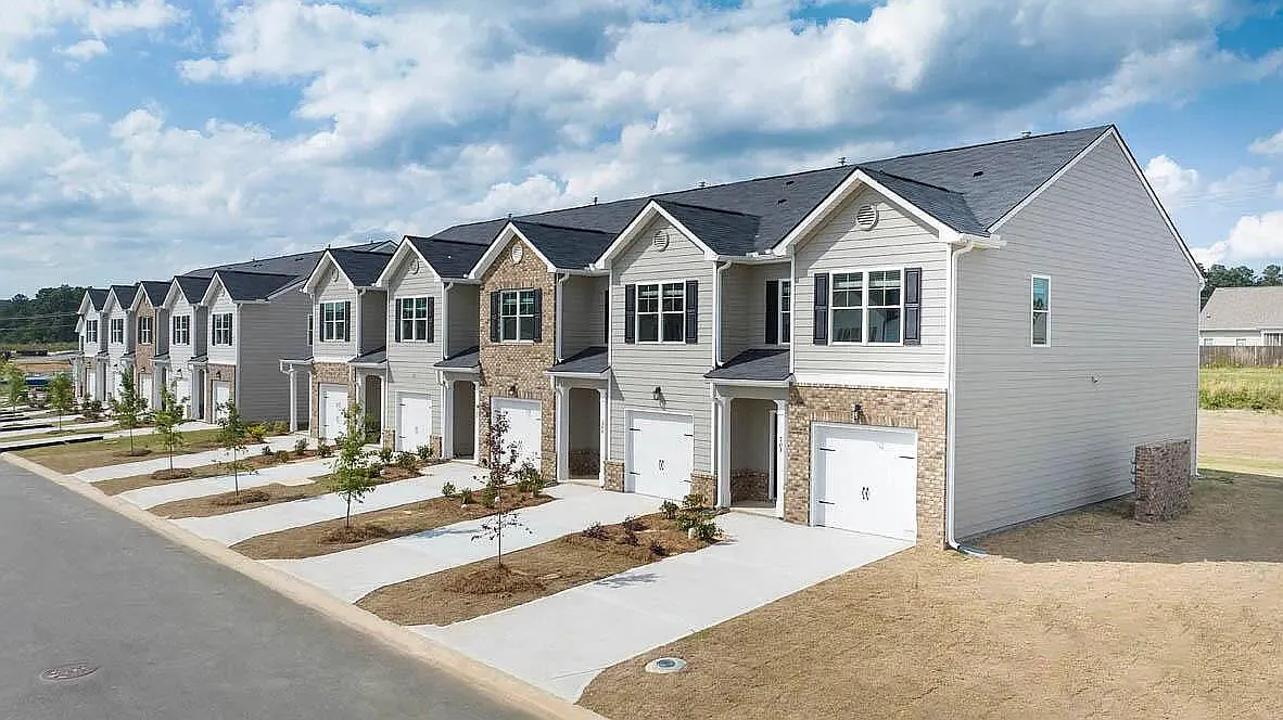 3 bed, 2.5 bath, 1435 sqft, $1,850 — Photo 1