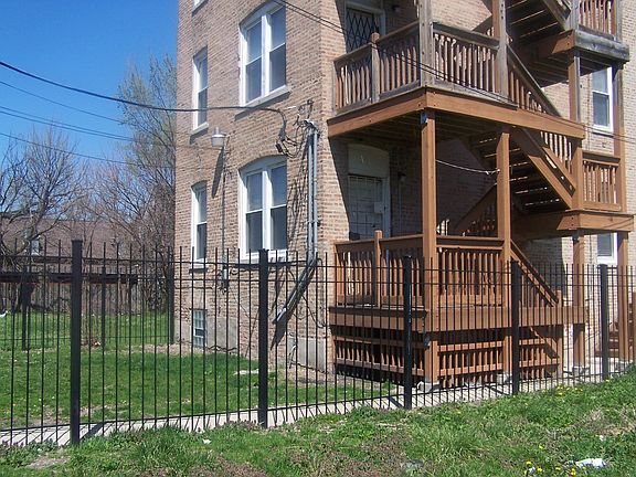 4th image of 1320 S Kedvale Ave #3F