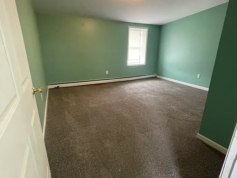 249 Warren St #8 — Photo 5