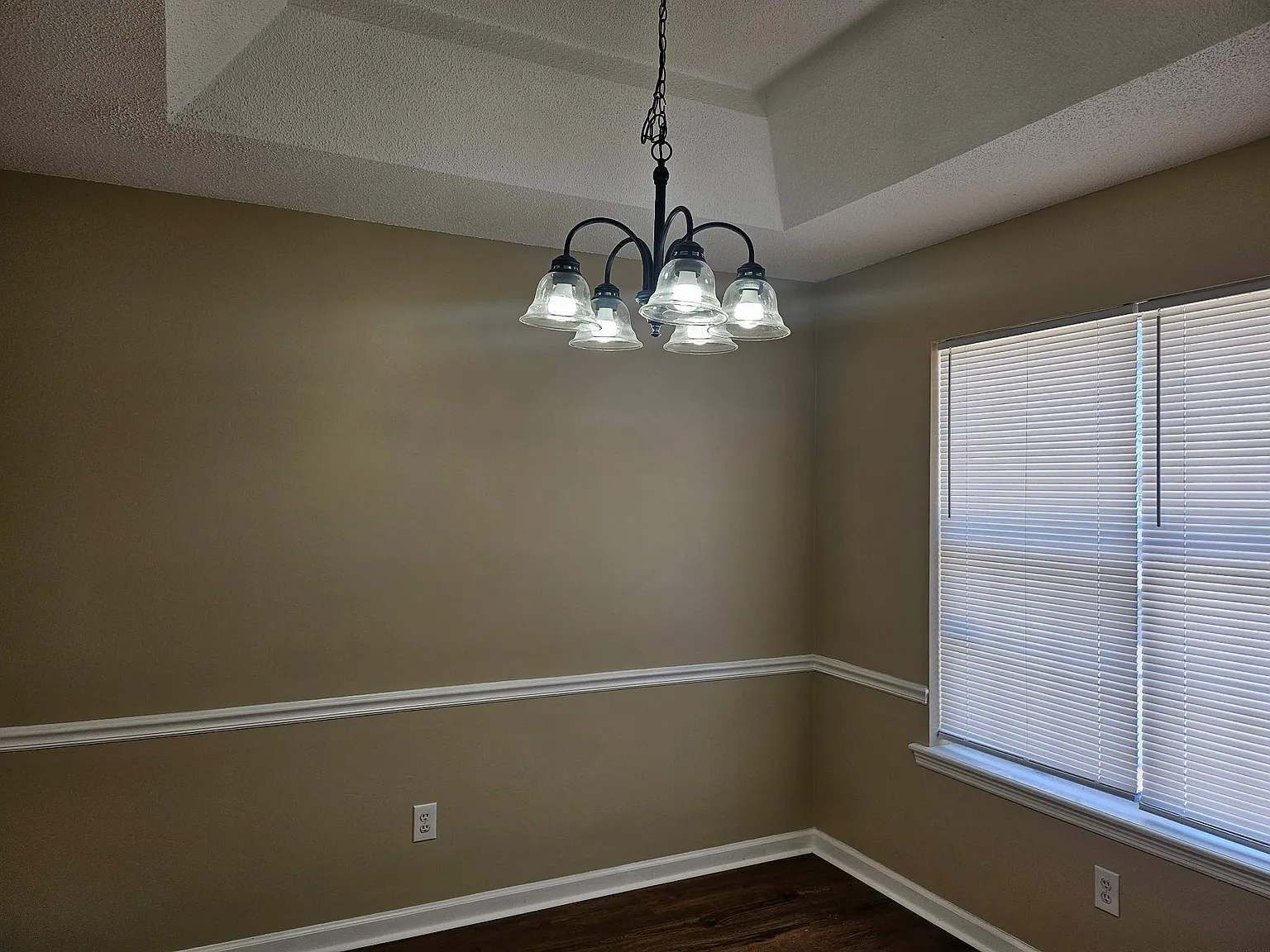 3 bed, 1345 sqft, $1,395 — Photo 3