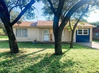 1021 W 11th St, Brady, TX 76825