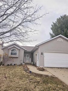 637 Scott Park Dr, Iowa City, IA, 52245