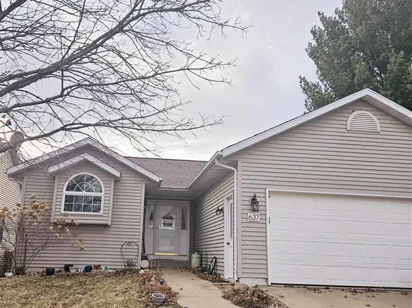 637 Scott Park Dr, Iowa City, IA 52245