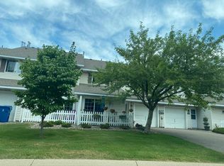 2564 Heritage Dr, Mendota Heights, MN 55120