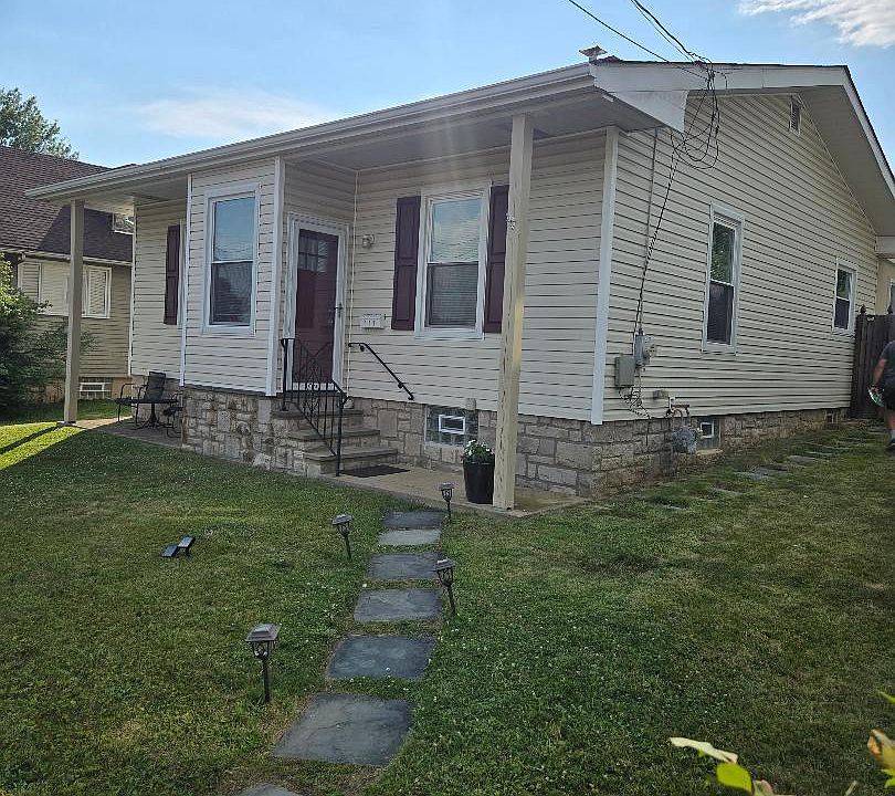 1st image of 135 Summit Ave