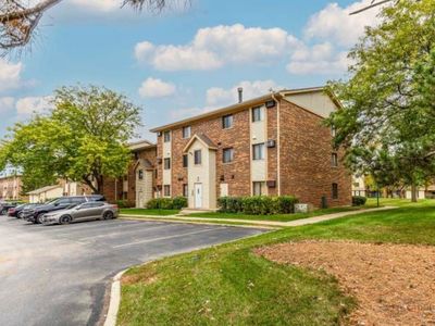 15 Echo Ct APT 8, Vernon Hills, IL, 60061