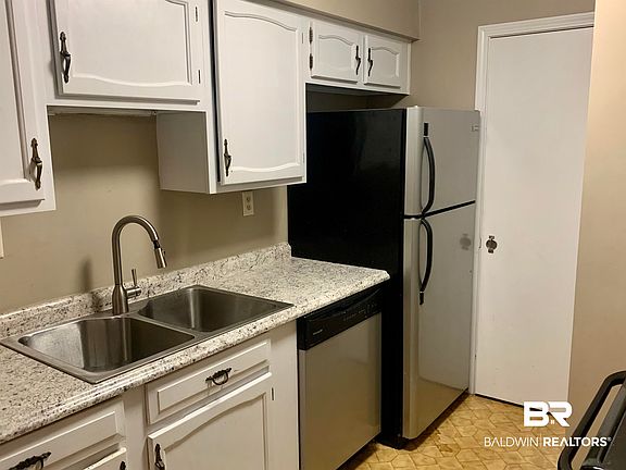 4th image of 6040 Grelot Rd APT 205