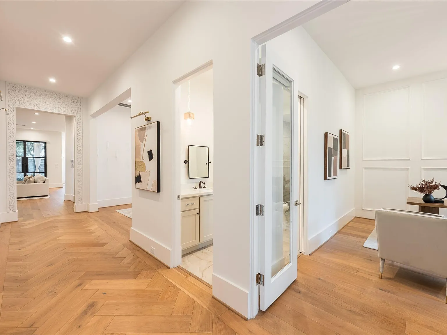 4 bed, 5.0 bath, 4123 sqft, $10,500 — Photo 3