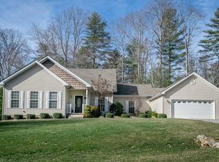 35 Sunset Ridge Dr, Etowah, NC 28729