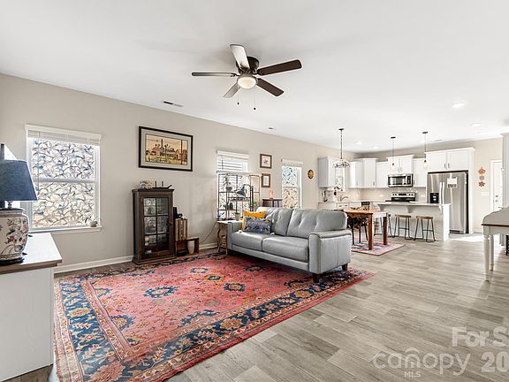 3rd image of 43 Cobbler Dr #45