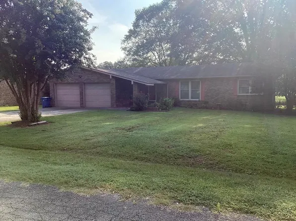 407 Honey Locust Dr, South Fulton, TN 38257