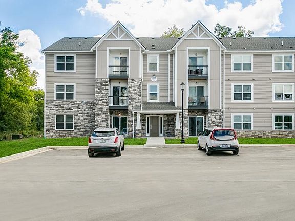 2nd image of 835 W Lake St Unit 1