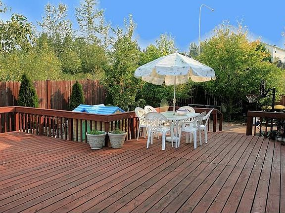 Huge Deck