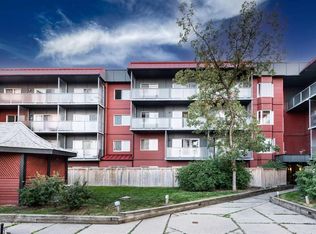 333 NW Garry Cres NE #206, Calgary, AB T2K5W9