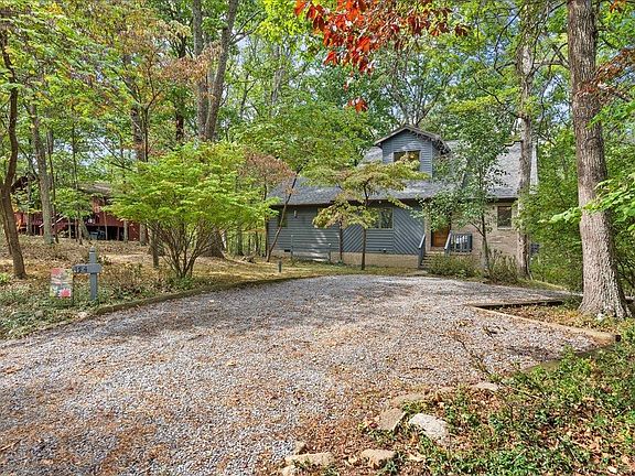 2nd image of 154 Melrose Ct