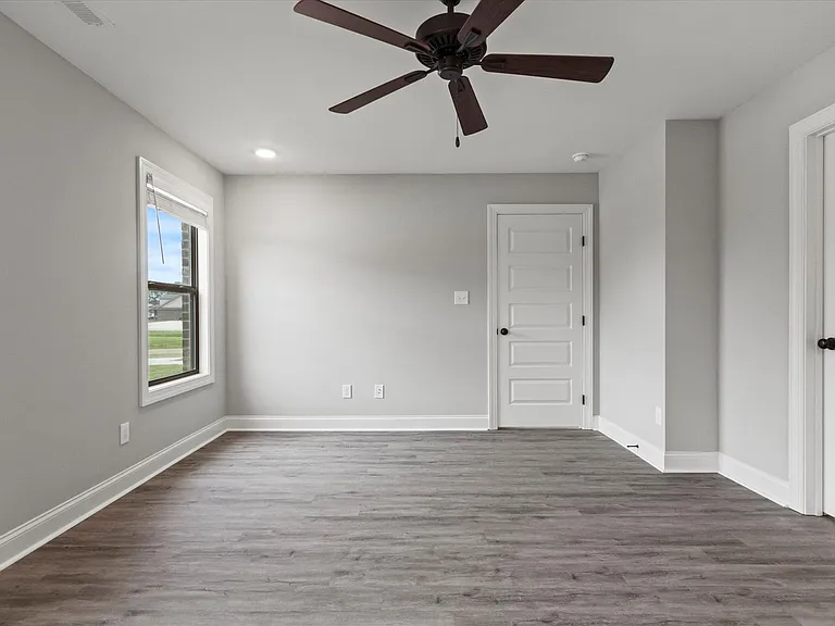 16097 Cohen Dr — Photo 17