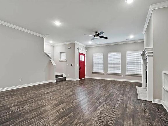 3rd image of 1729 W Broadway Pl