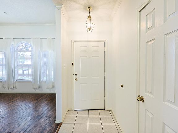 4th image of 6604 Belmont Ave