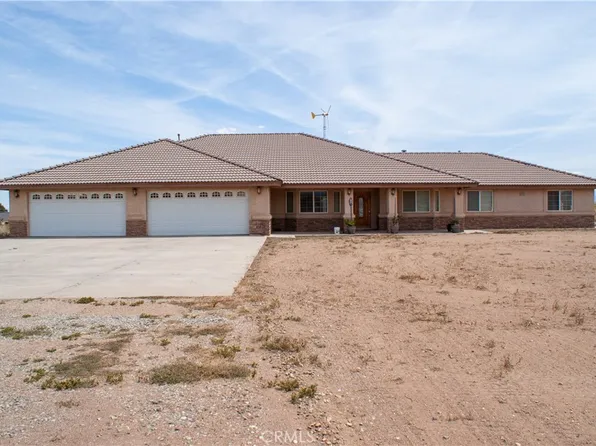 8465 Cedar Ct, Phelan, CA 92371