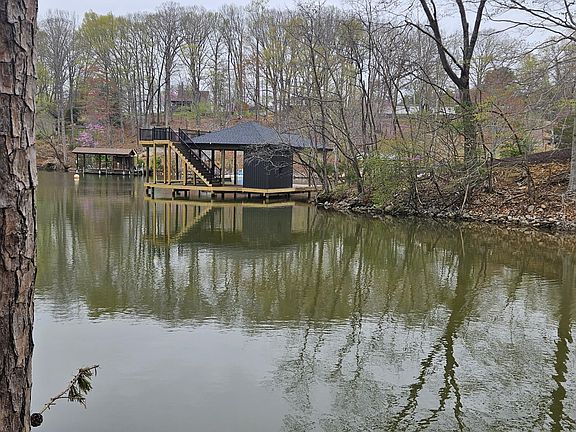 2nd image of 31-35 Lakeland Pines Dr