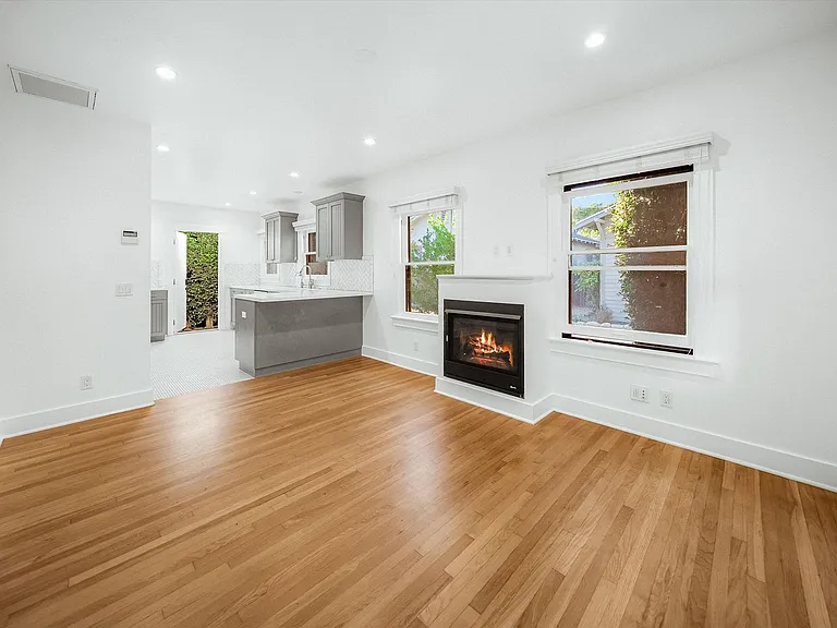 617 De La Vina St — Photo 10