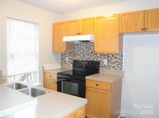 6354 Windsor Gate Ln, Charlotte, NC 28215
