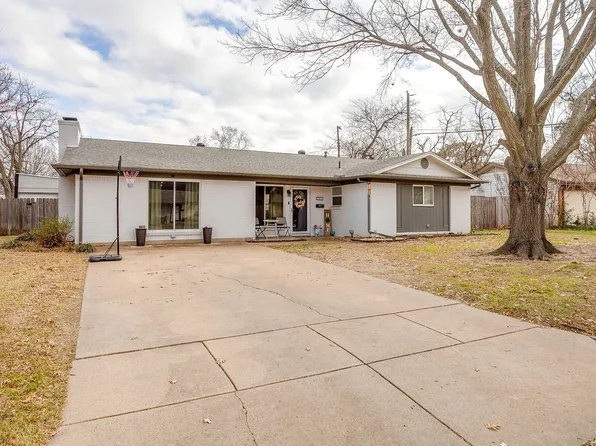 301 Lena Ln, Burleson, TX 76028